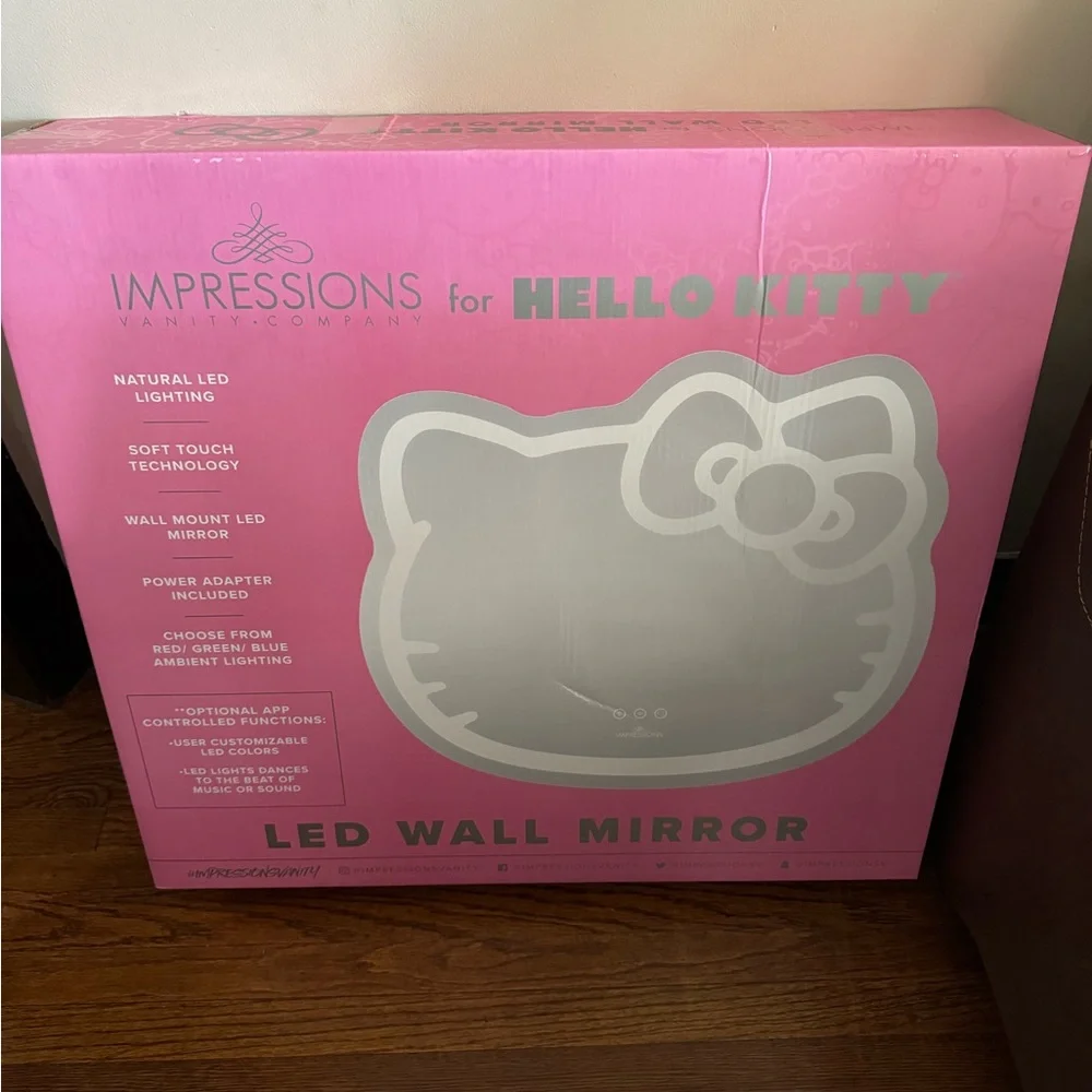 Hello Kitty LED wall mirror